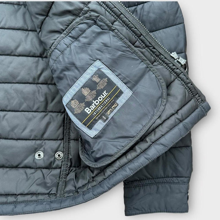 Chaqueta acolchada Barbour International - pequeña