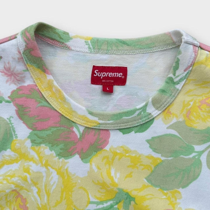 Camiseta con estampado de flores supremas - grande