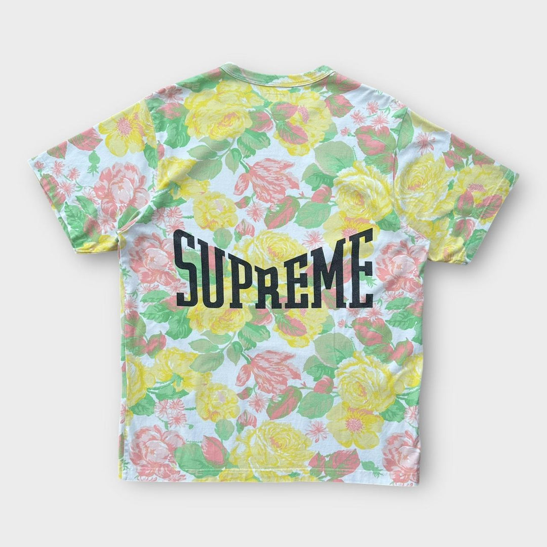 Camiseta con estampado de flores supremas - grande