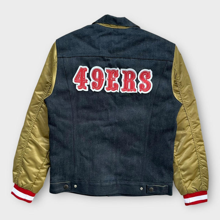 Chaqueta bomber estilo universitario de mezclilla NFL de Levi's - mediana