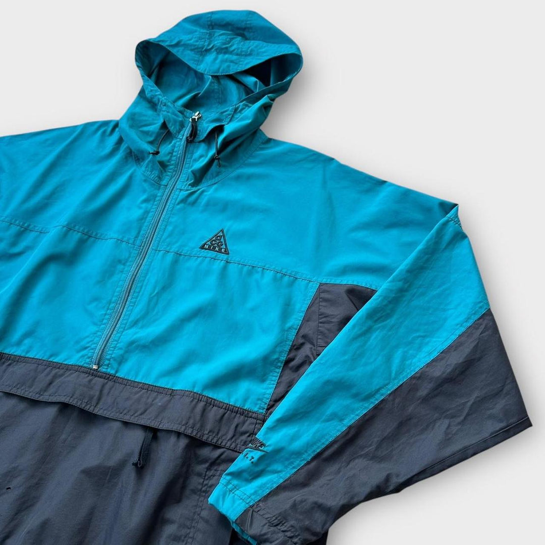 Chaqueta plegable Nike ACG: mediana (queda como una grande)