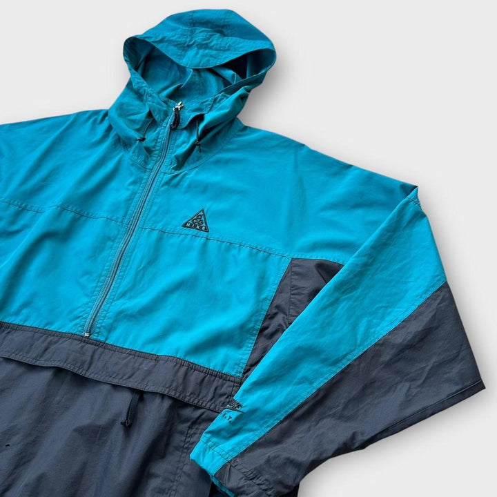 Chaqueta plegable Nike ACG: mediana (queda como una grande)