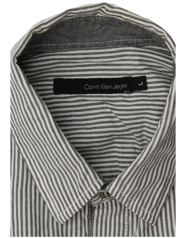 CALVIN KLEIN JEANS Camisa de manga corta para hombre grande gris a rayas