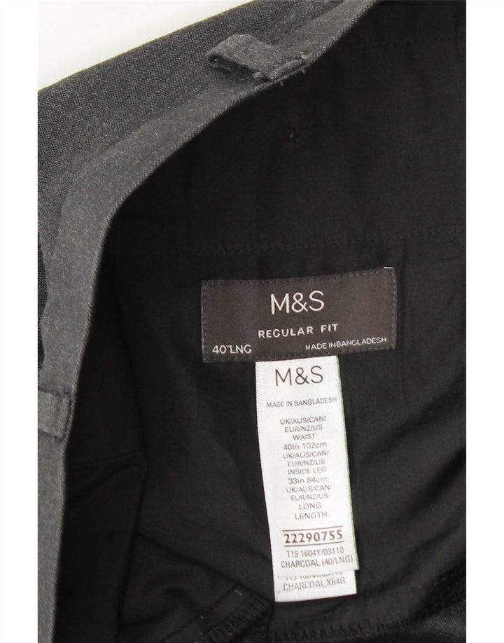 Marks & Spencer Pantalón chino regular para hombre W40 L33 Poliéster gris