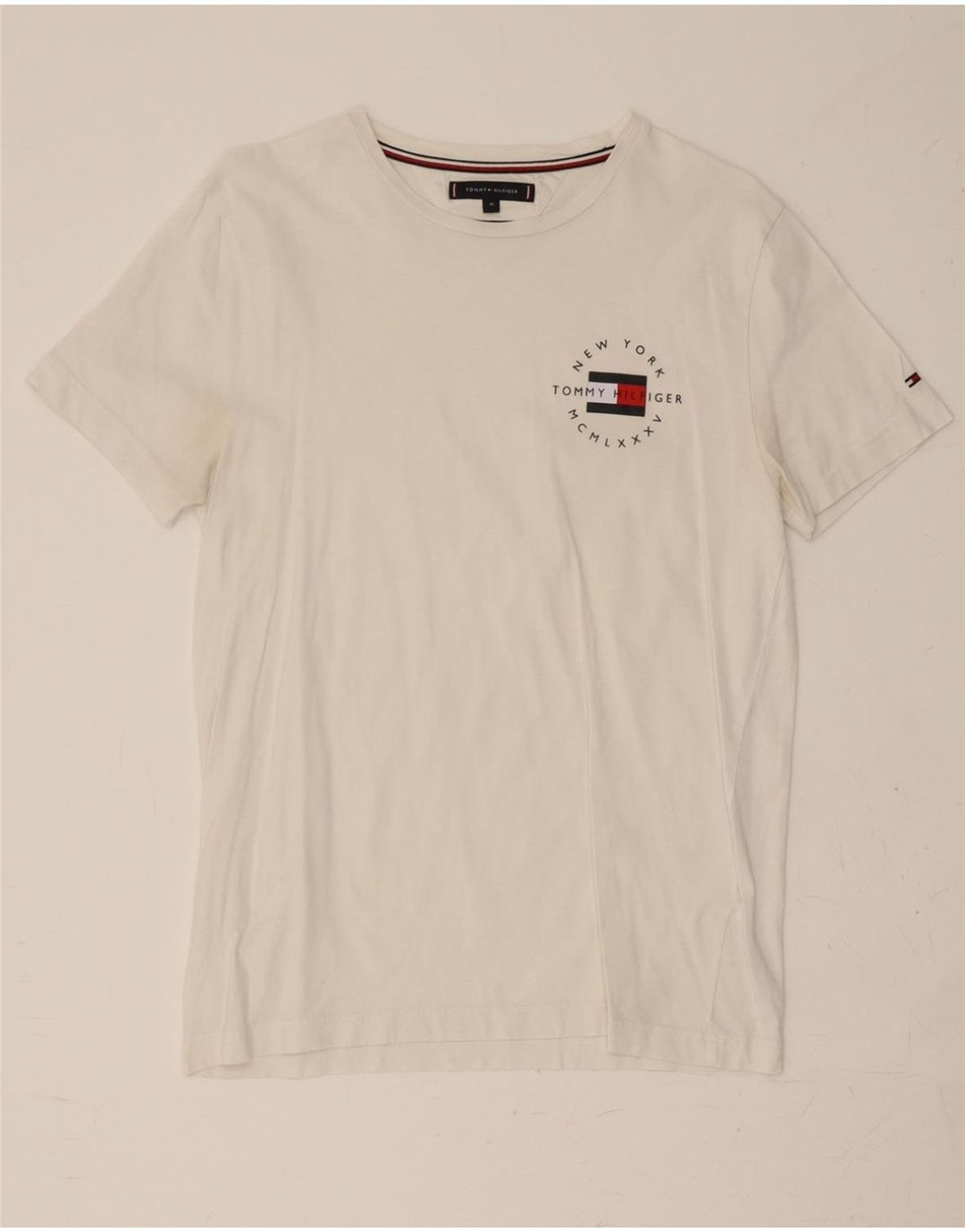 TOMMY HILFIGER Mens Graphic T-Shirt Top Medium White Cotton Vintage Tommy Hilfiger and Second-Hand Tommy Hilfiger from Messina Hembry 