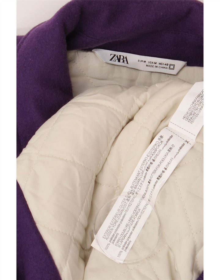 ZARA Chaqueta universitaria gráfica para hombre ES 38 Poliéster con bloques de color morado mediano