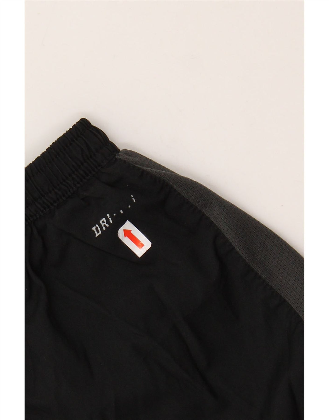 Pantalones cortos deportivos Nike Dri Fit para hombre en color negro mediano