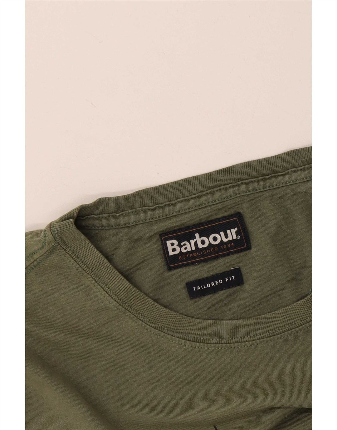 Barbour Camiseta con gráfico de corte entallado para hombre, color caqui mediano