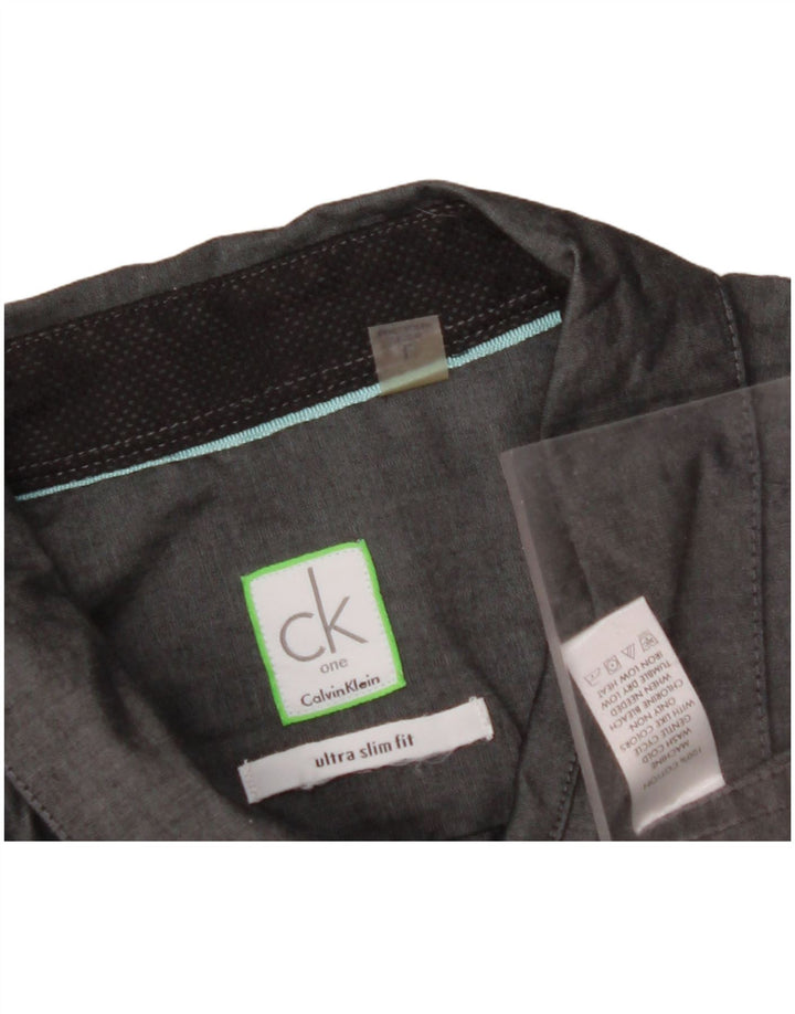 CALVIN KLEIN Camisa ajustada de manga corta para hombre Algodón gris grande