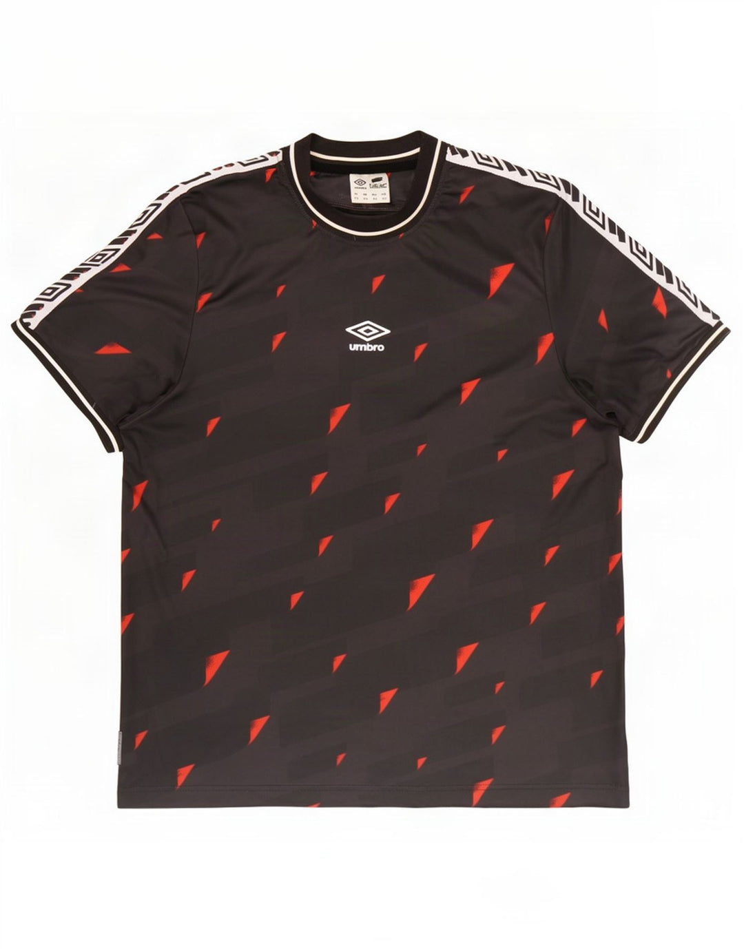 Umbro Camiseta gráfica para hombre Top 2XL Poliéster geométrico negro