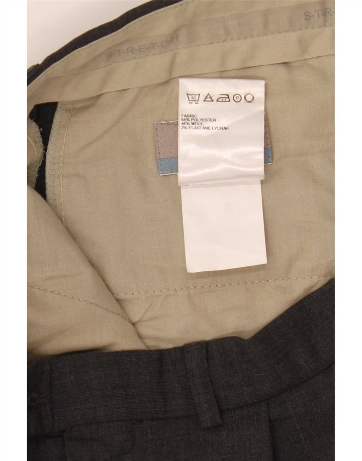 Marks & Spencer Pantalones de traje con pinzas a medida para hombre W34 L28 Poliéster gris
