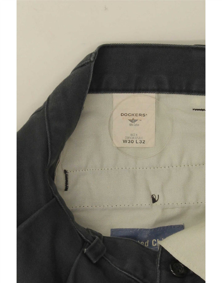 Dockers Pantalón chino con pinzas para hombre W30 L32 Gris