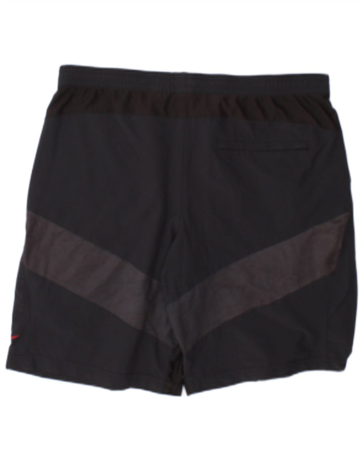 Pantalones cortos deportivos Nike de nailon color block en gris medio para hombre