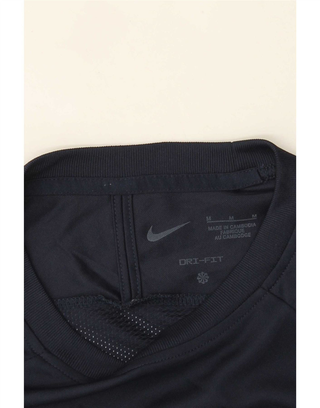 Camiseta Nike Dri Fit para hombre con bloques de color azul marino mediano