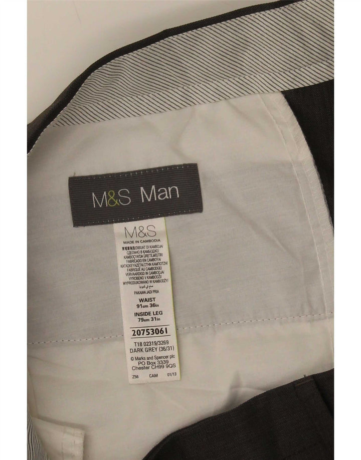 Marks & Spencer Pantalón de traje con pinzas para hombre W36 L31 Poliéster gris