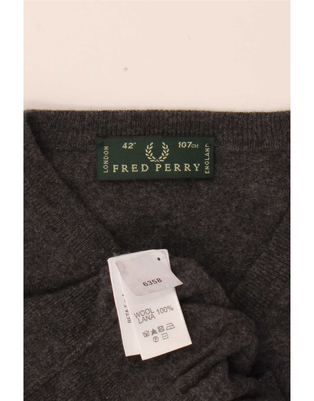 Fred Perry Jersey Con Cuello En V De Lana Gris Medio Para Hombre