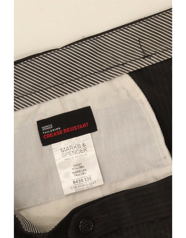 Marks & Spencer Pantalón de traje con pinzas para hombre W36 L29 Marrón Poliéster a rayas