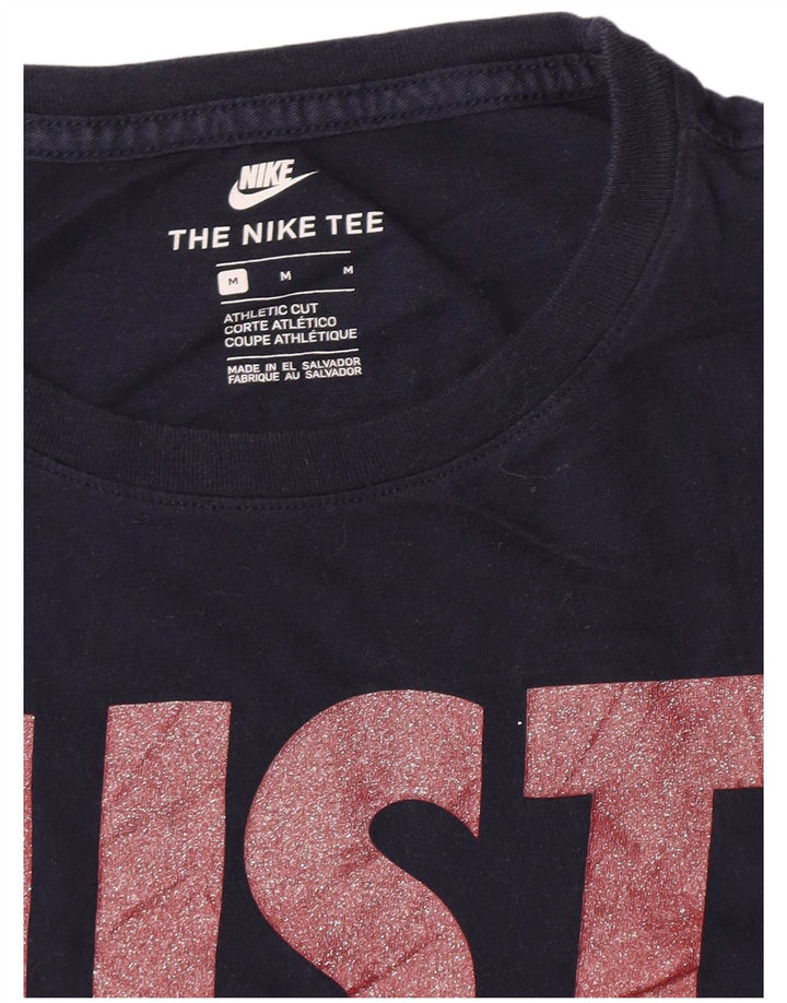 Nike Camiseta con gráfico de corte atlético para hombre, talla mediana, azul marino