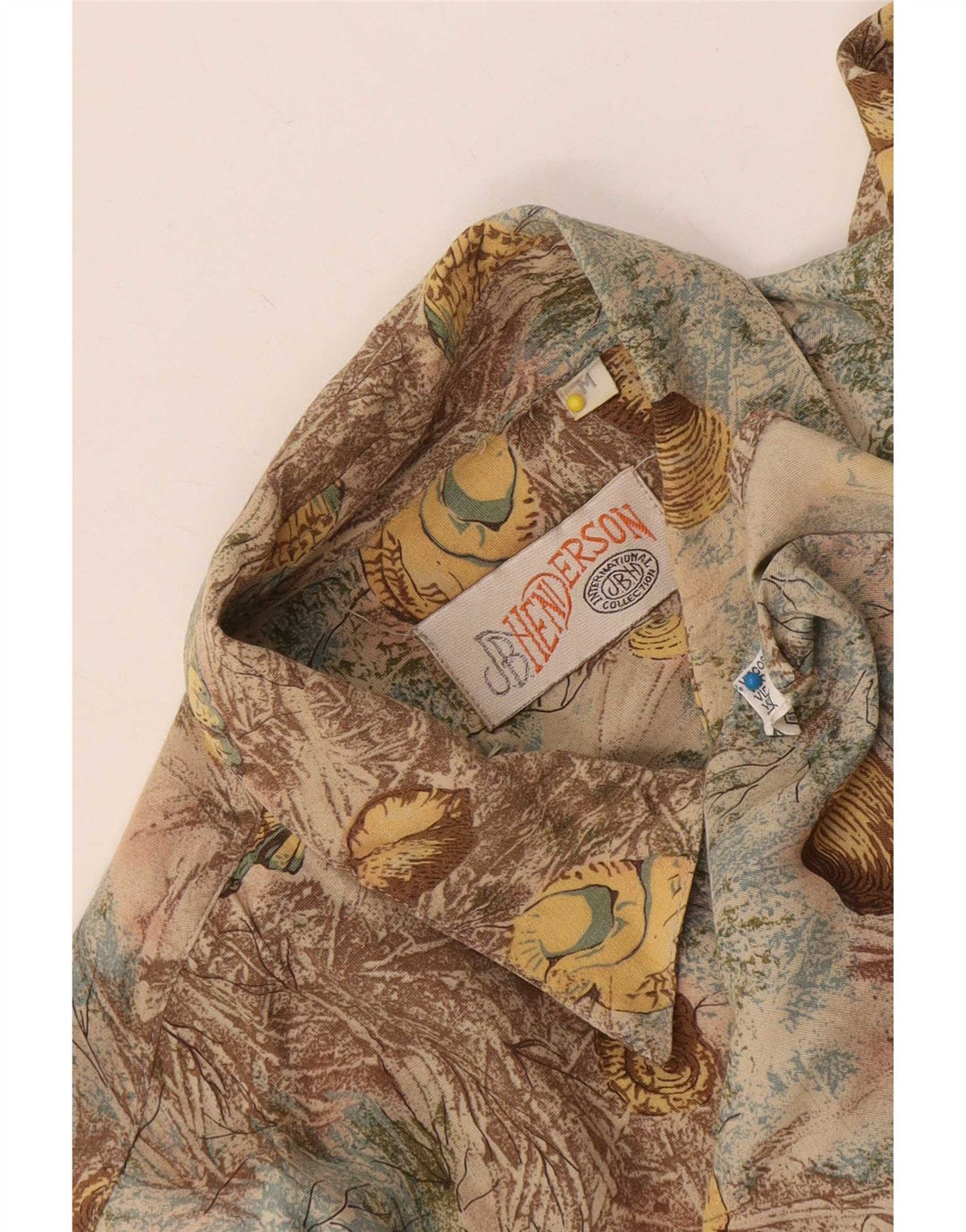 Vintage hombres gráfico manga corta camisa mediana mariposa multicolor