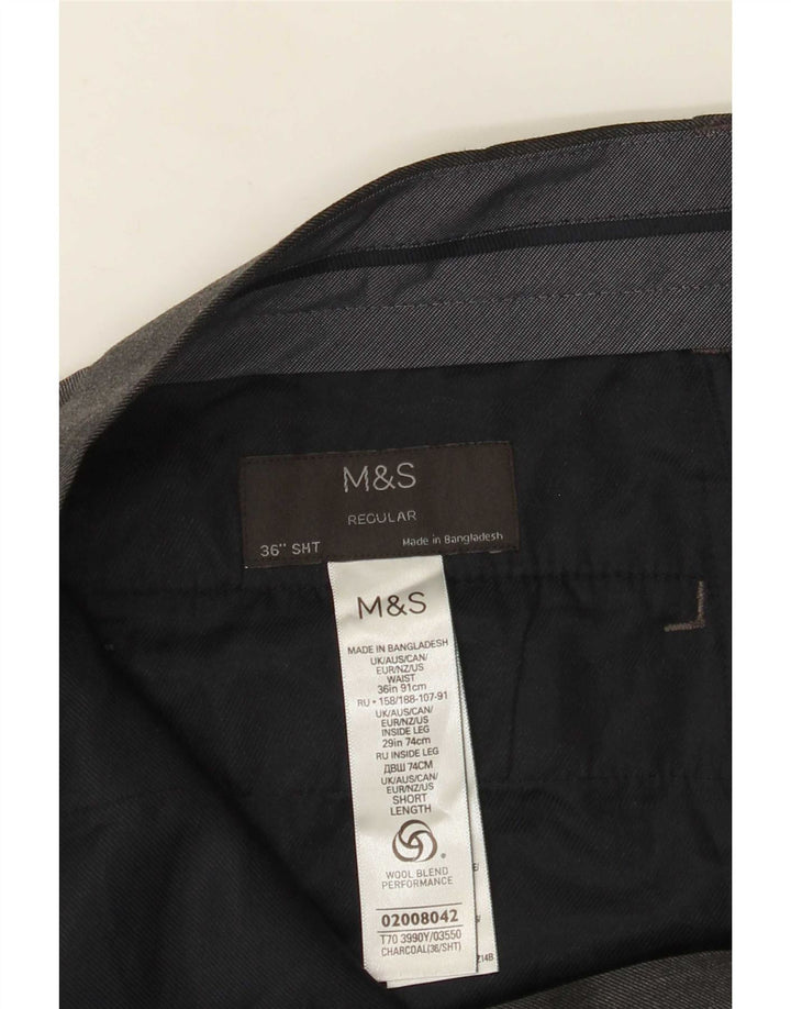 Marks & Spencer Pantalón de traje de corte regular para hombre W36 L29 Poliéster gris