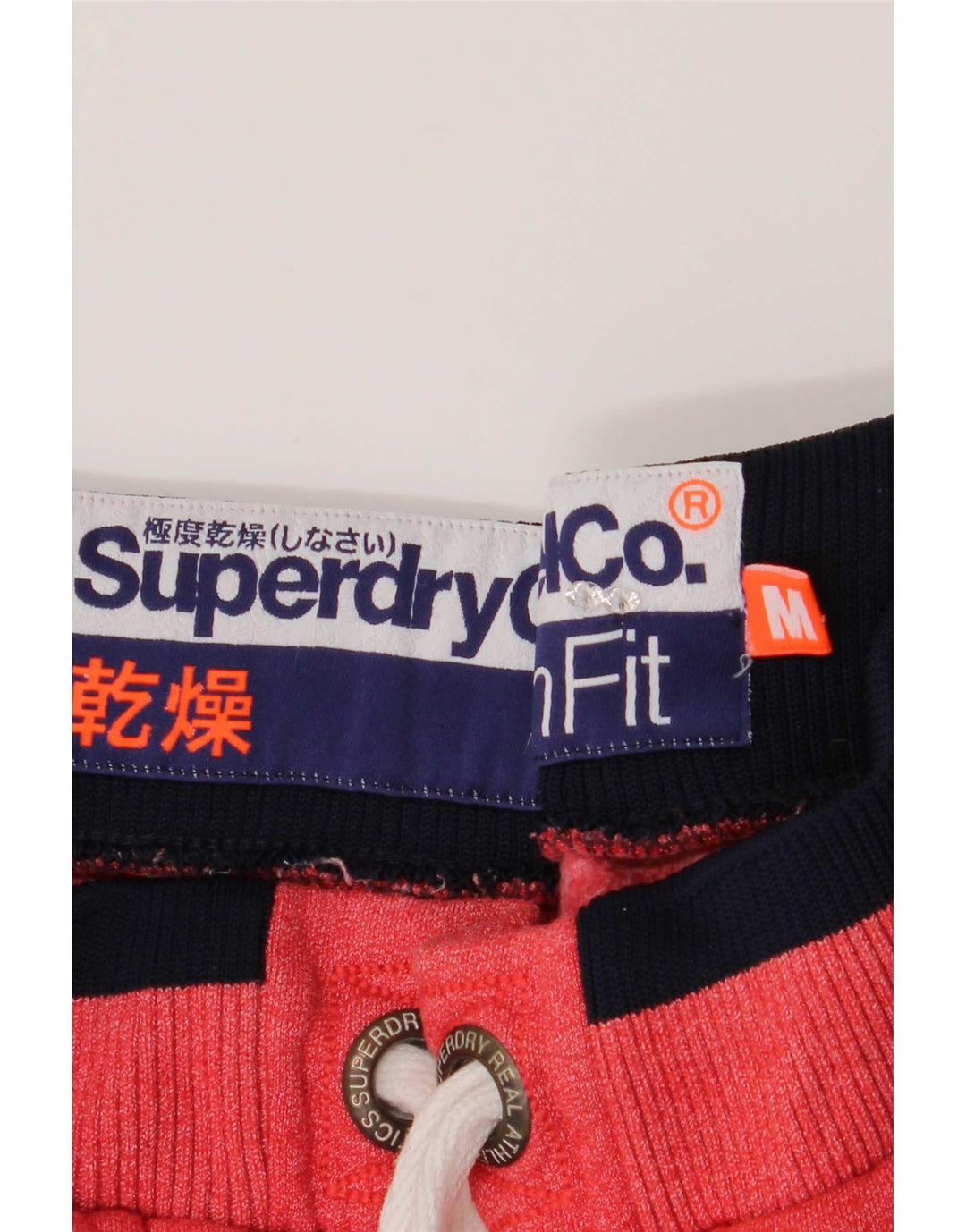Superdry Pantalones cortos deportivos de corte slim de algodón rojo medio para hombre