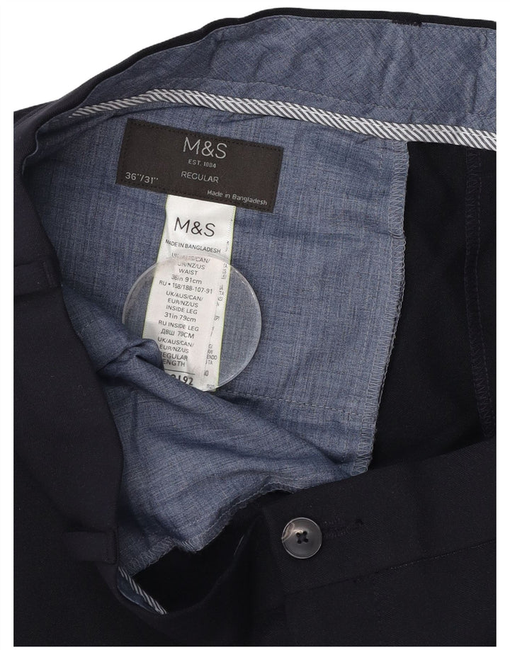 Marks & Spencer Pantalón chino de corte regular para hombre W36 L31 Poliéster azul marino