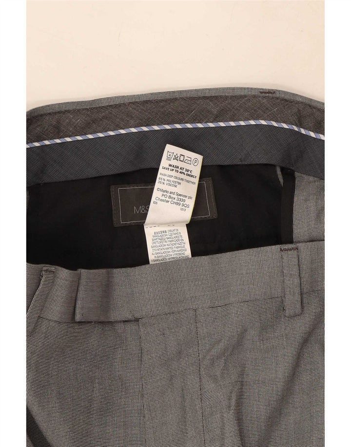 Marks & Spencer Pantalones informales de corte entallado para hombre W34 L33 Poliéster gris