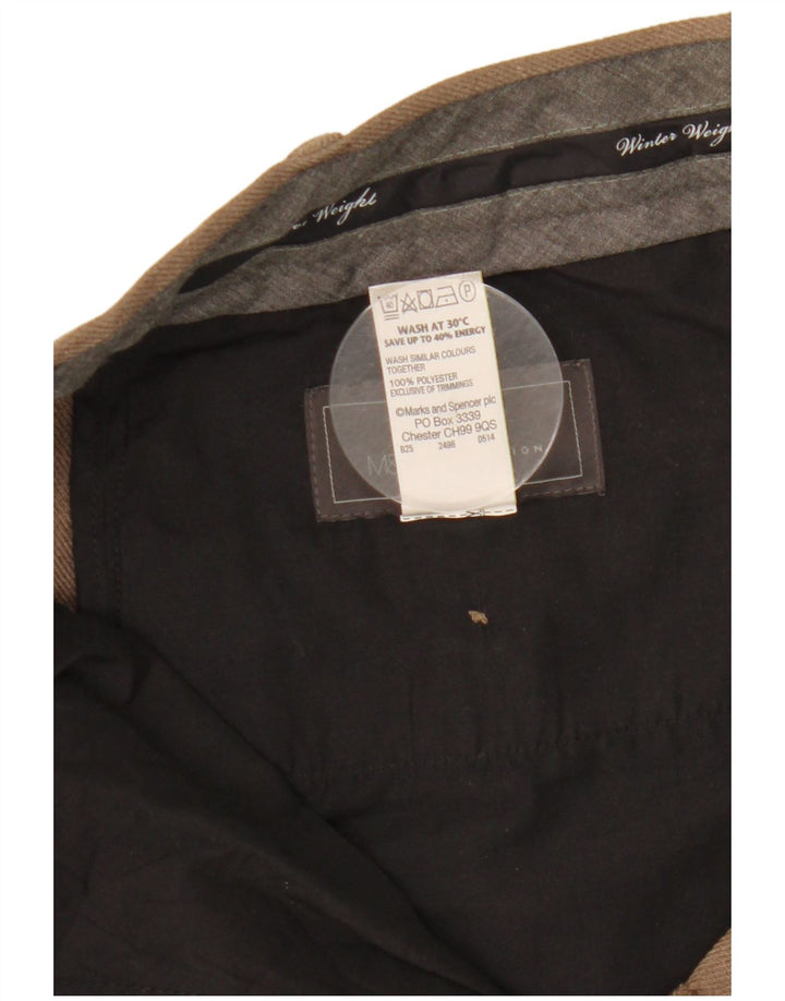 Marks & Spencer Pantalón chino de corte regular para hombre W42 L29 Poliéster marrón